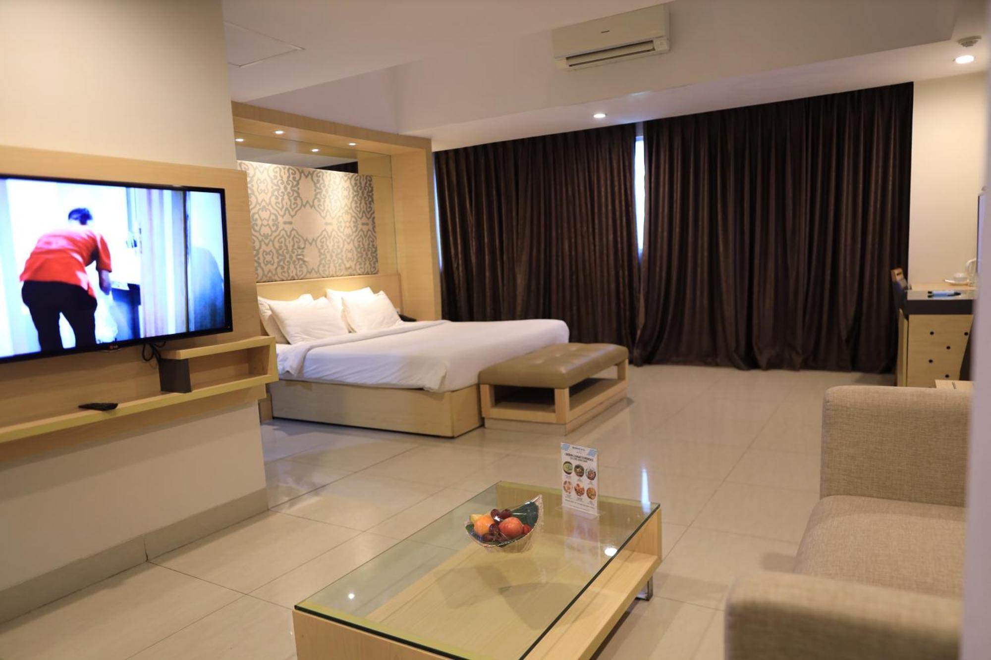 Metland Hotel Cirebon Exterior photo